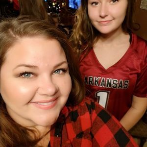 Meet your Posher, Lora